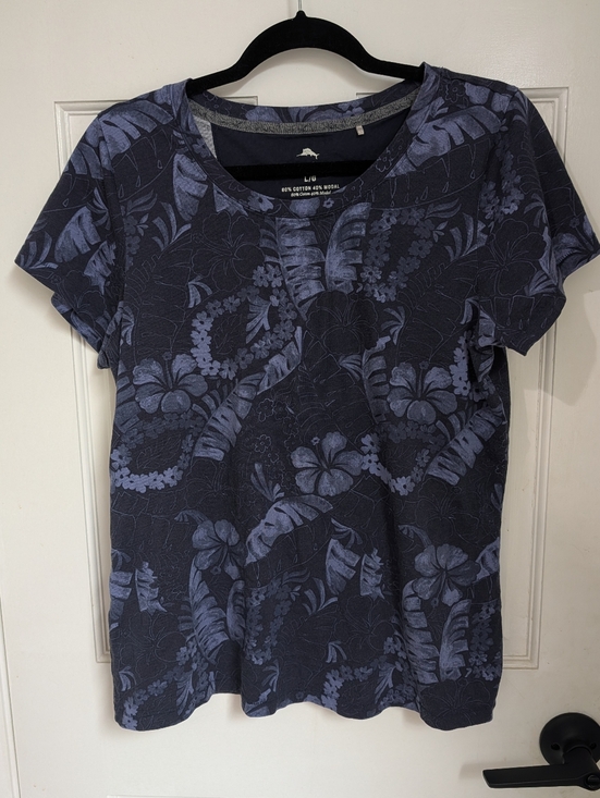 Tommy Bahama Tops - Tommy Bahama Navy Floral Short Sleeve Tee